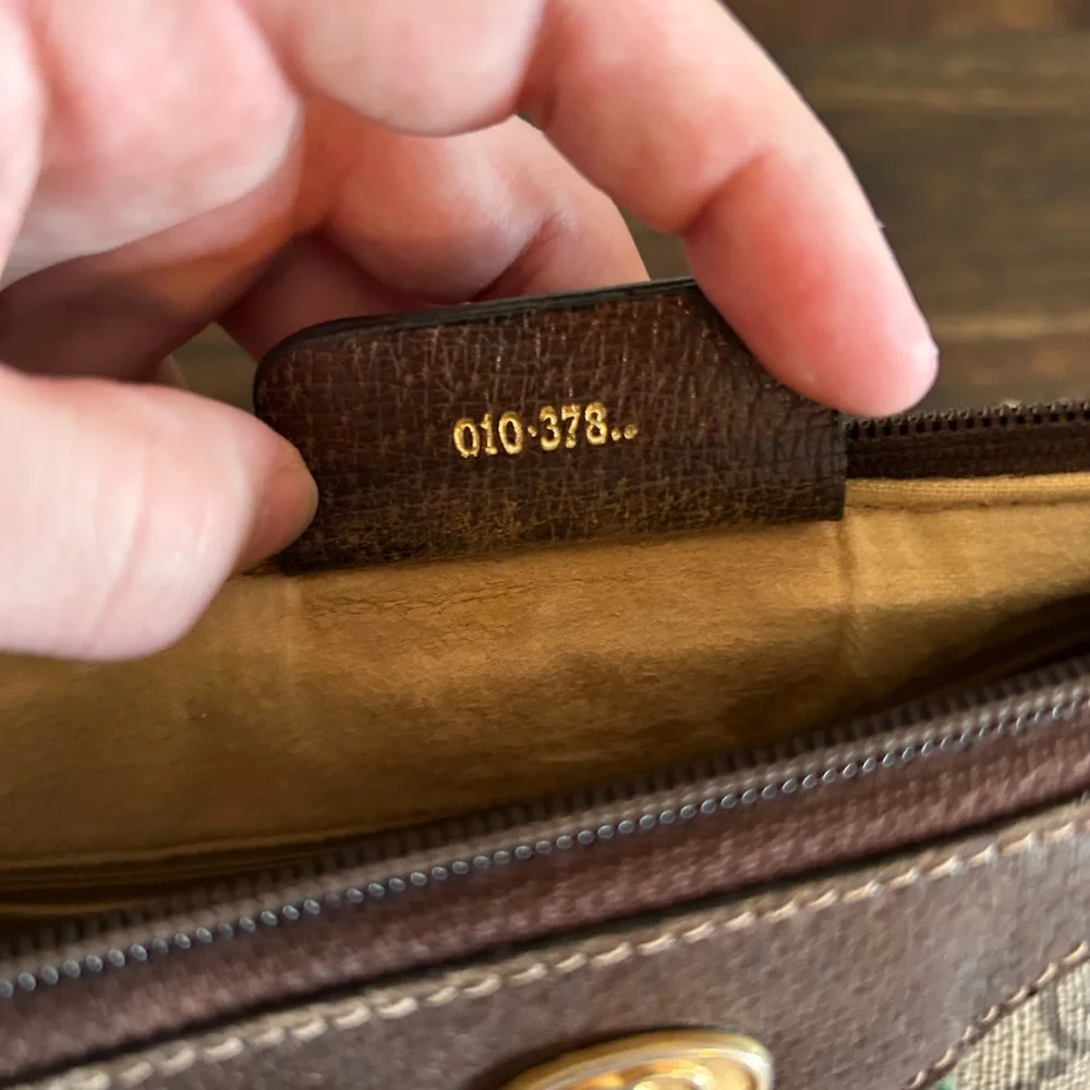 Authentic Gucci purse - Picture 6 of 6